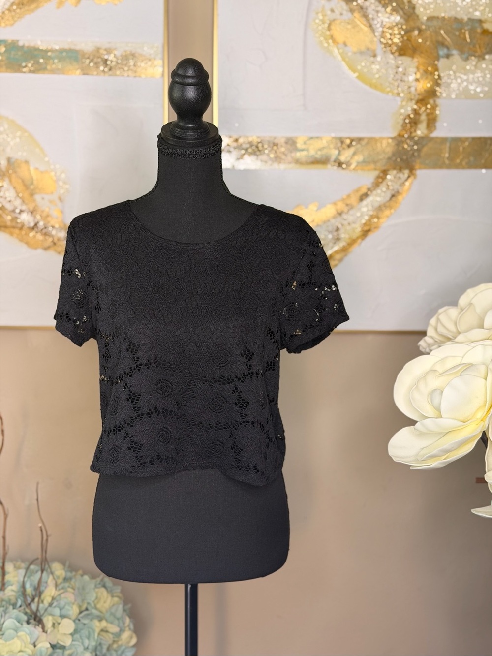 Forever 21 Black Lace Short Sleeve Crop Top